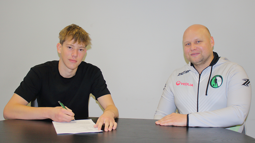 Profi szerződést írt alá sajátnevelésű játékosunk